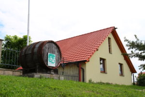 Pohled z ulice na Chaloupku